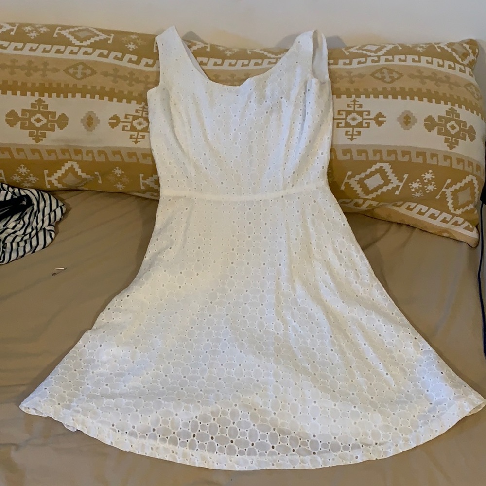 White dress with zipper in the back